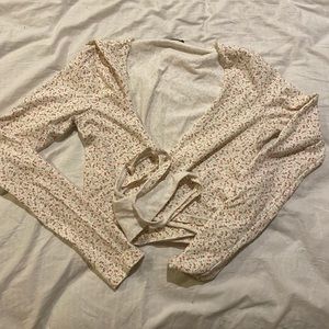 Brandy Melville Wrap Top 💖